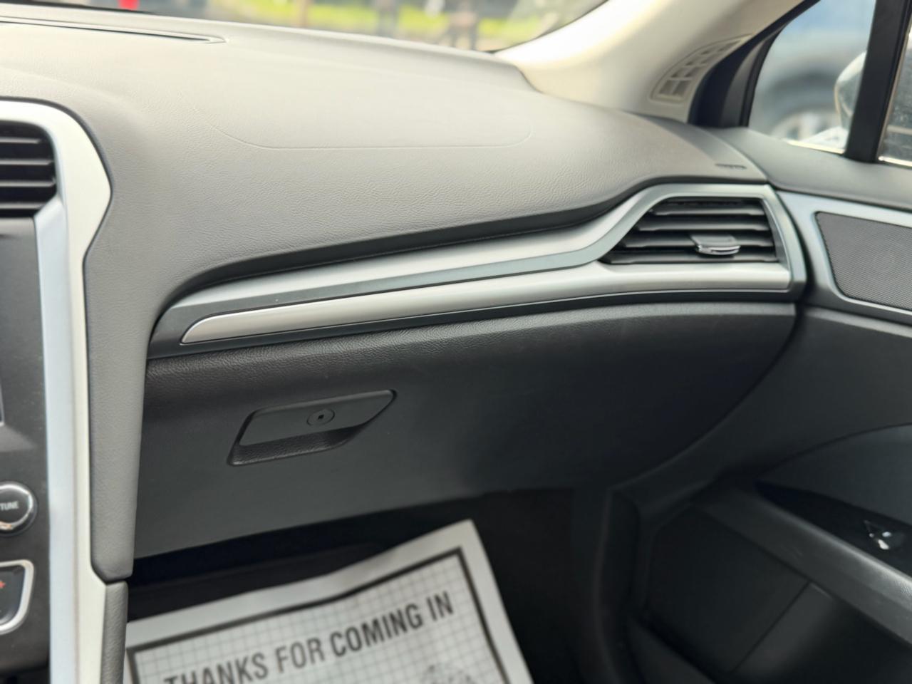 Ford Fusion Hybrid SE 2016