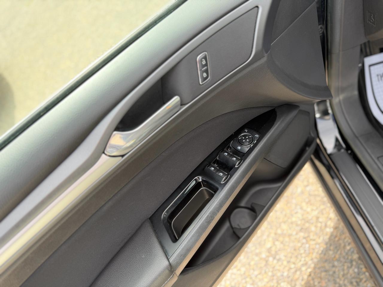 Ford Fusion Hybrid SE 2016