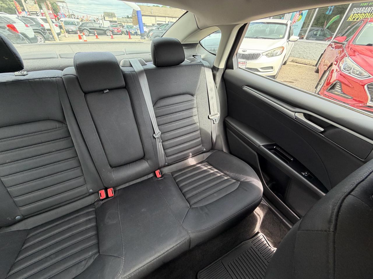 Ford Fusion Hybrid SE 2016
