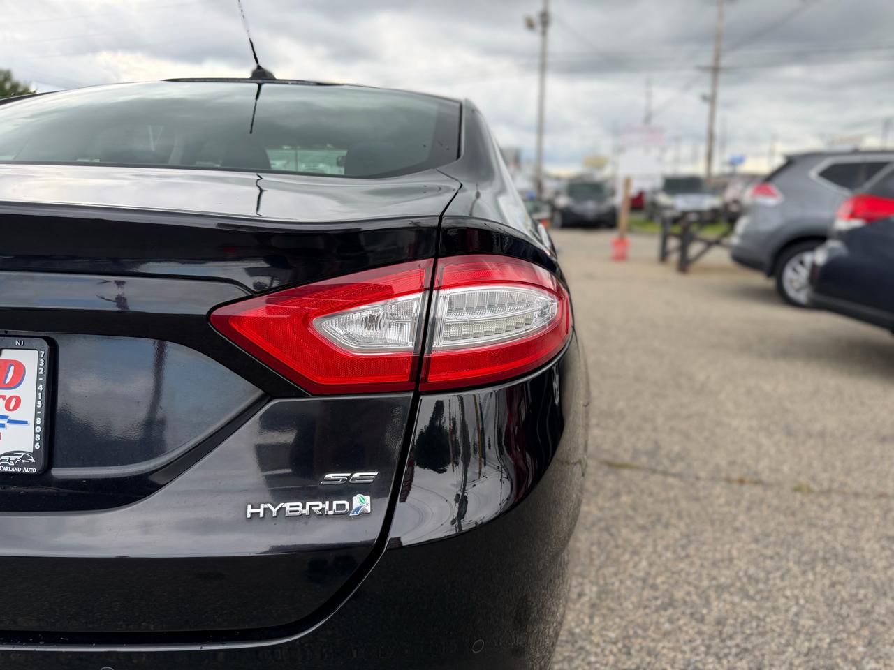 Ford Fusion Hybrid SE 2016