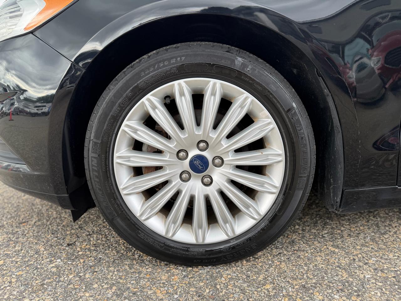 Ford Fusion Hybrid SE 2016