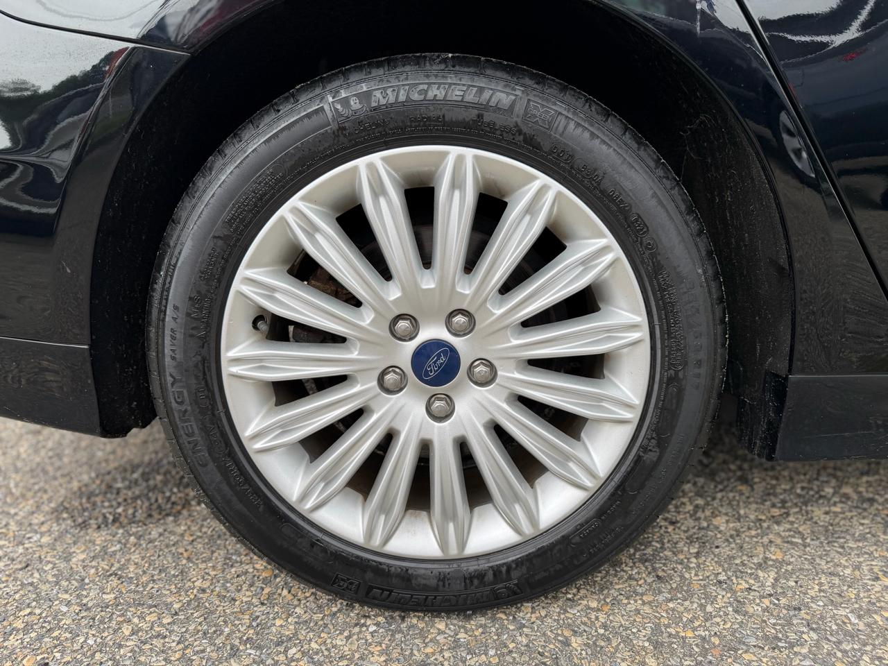 Ford Fusion Hybrid SE 2016