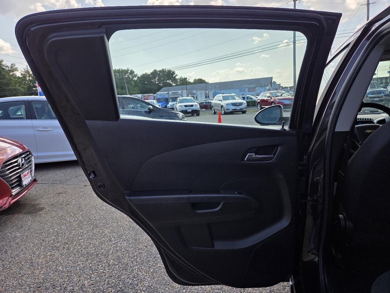 Chevrolet Sonic LT Auto 5-Door 2013