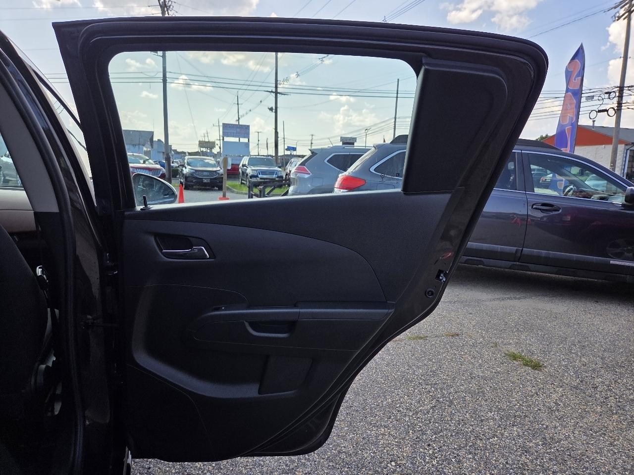 Chevrolet Sonic LT Auto 5-Door 2013
