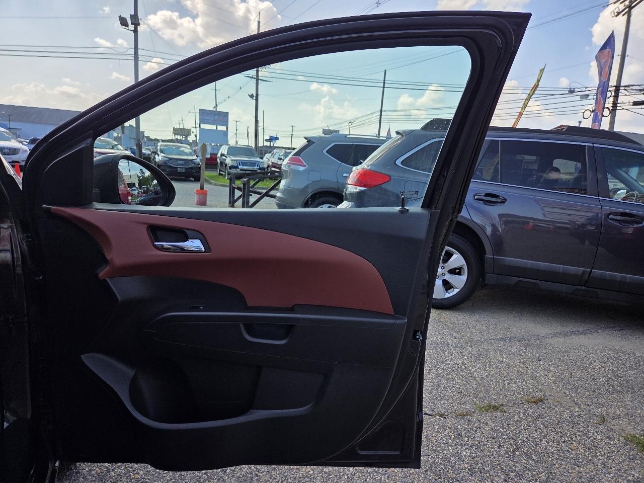 Chevrolet Sonic LT Auto 5-Door 2013