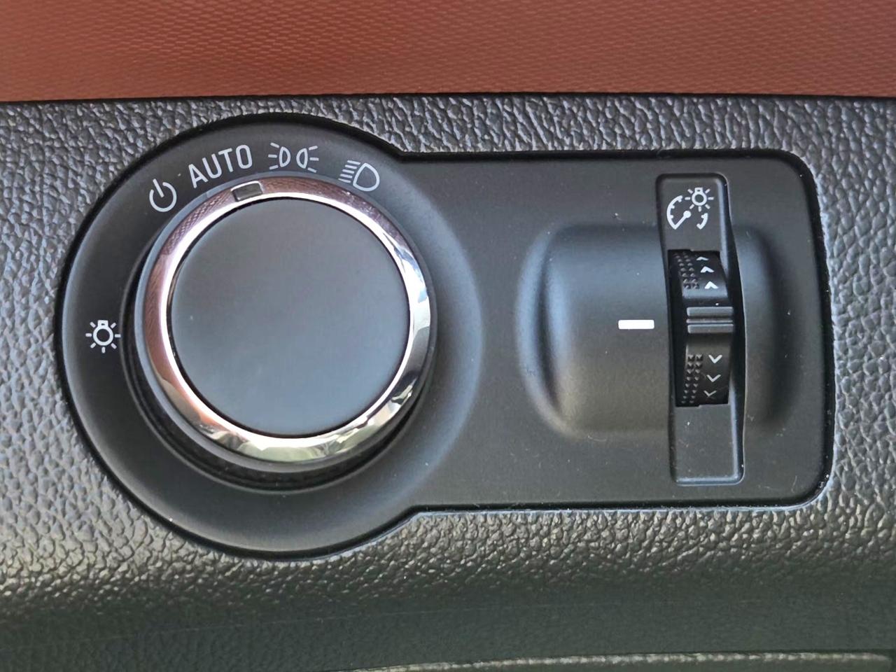 Chevrolet Sonic LT Auto 5-Door 2013