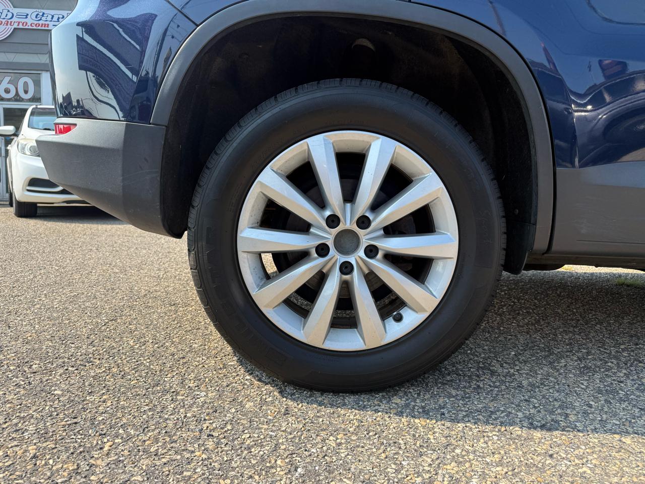 Volkswagen Tiguan SEL 2011
