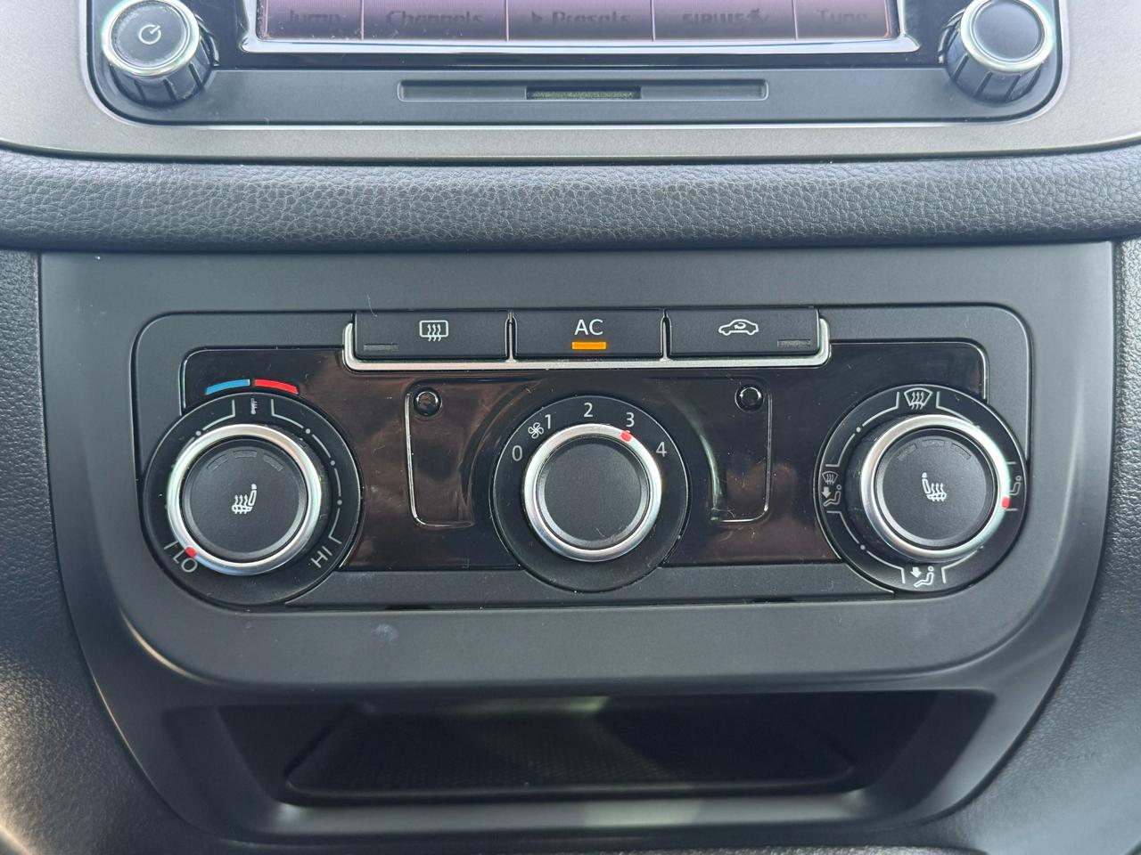 Volkswagen Tiguan SEL 2011