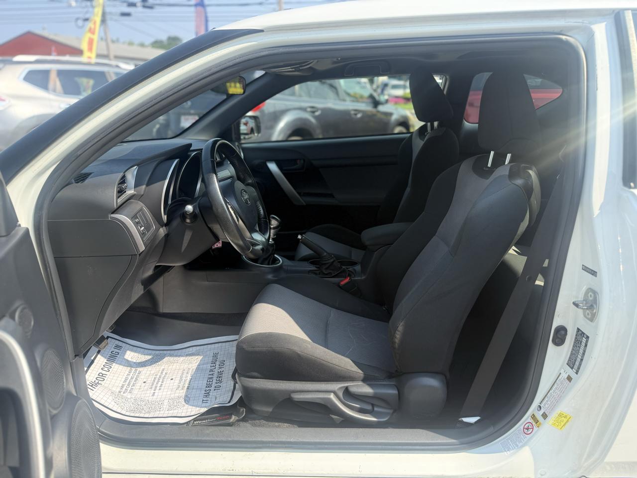 Scion tC Sports Coupe 6-Spd AT 2015