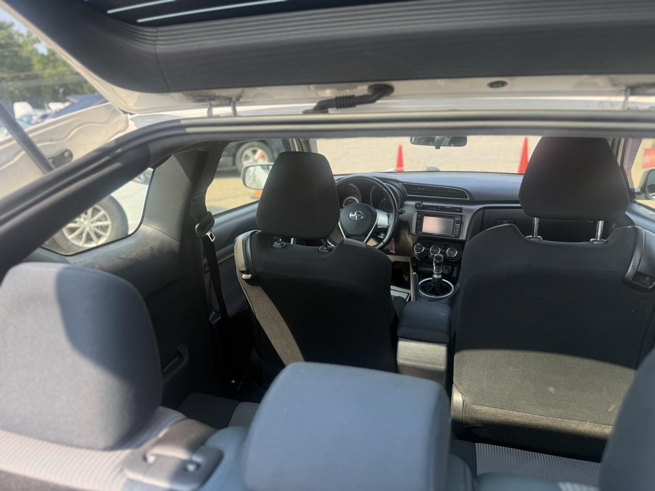 Scion tC Sports Coupe 6-Spd AT 2015
