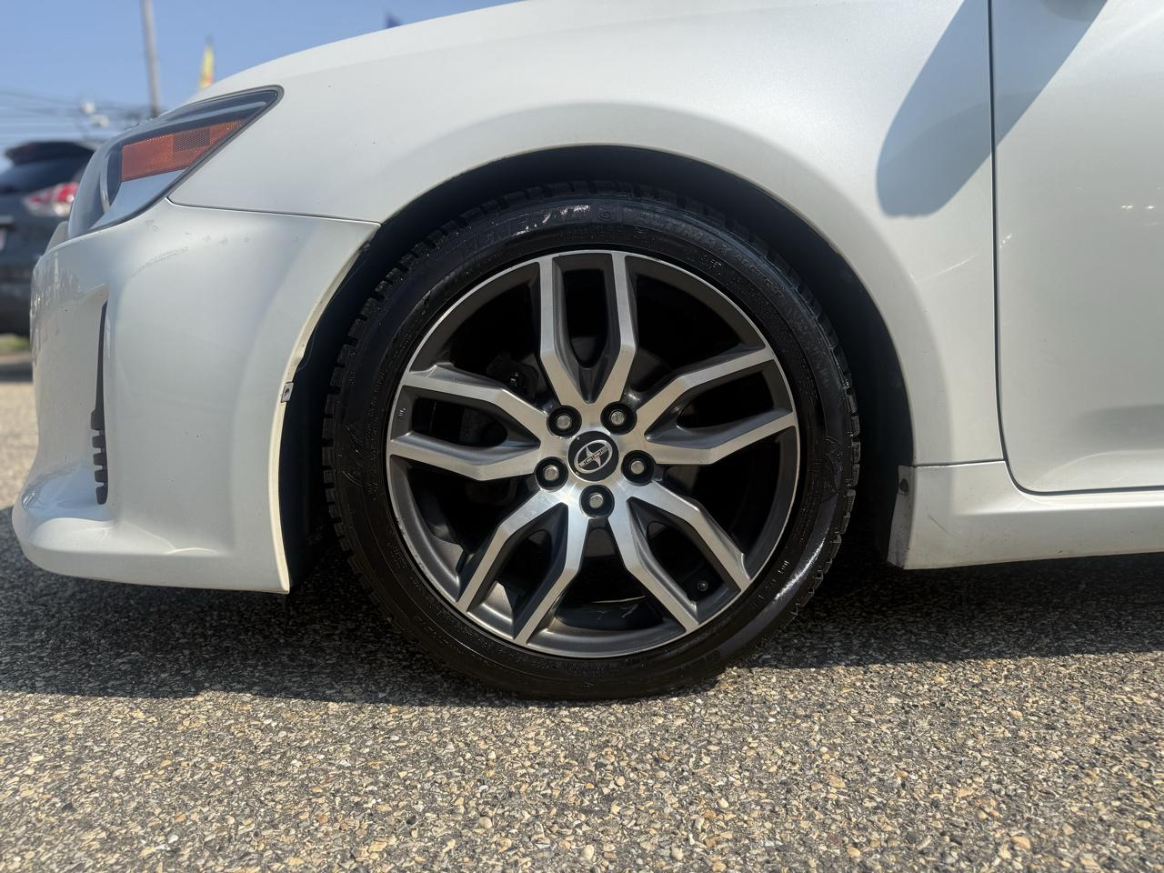 Scion tC Sports Coupe 6-Spd AT 2015