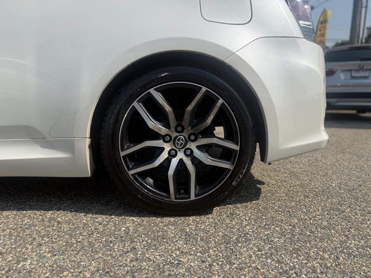 Scion tC Sports Coupe 6-Spd AT 2015