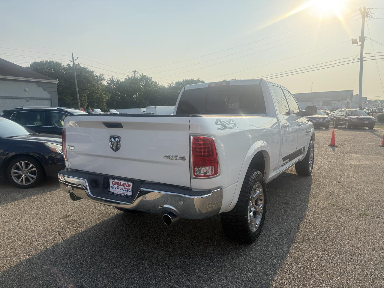 RAM 1500 Laramie Crew Cab LWB 4WD 2016