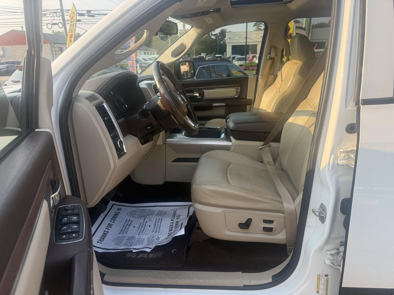 RAM 1500 Laramie Crew Cab LWB 4WD 2016