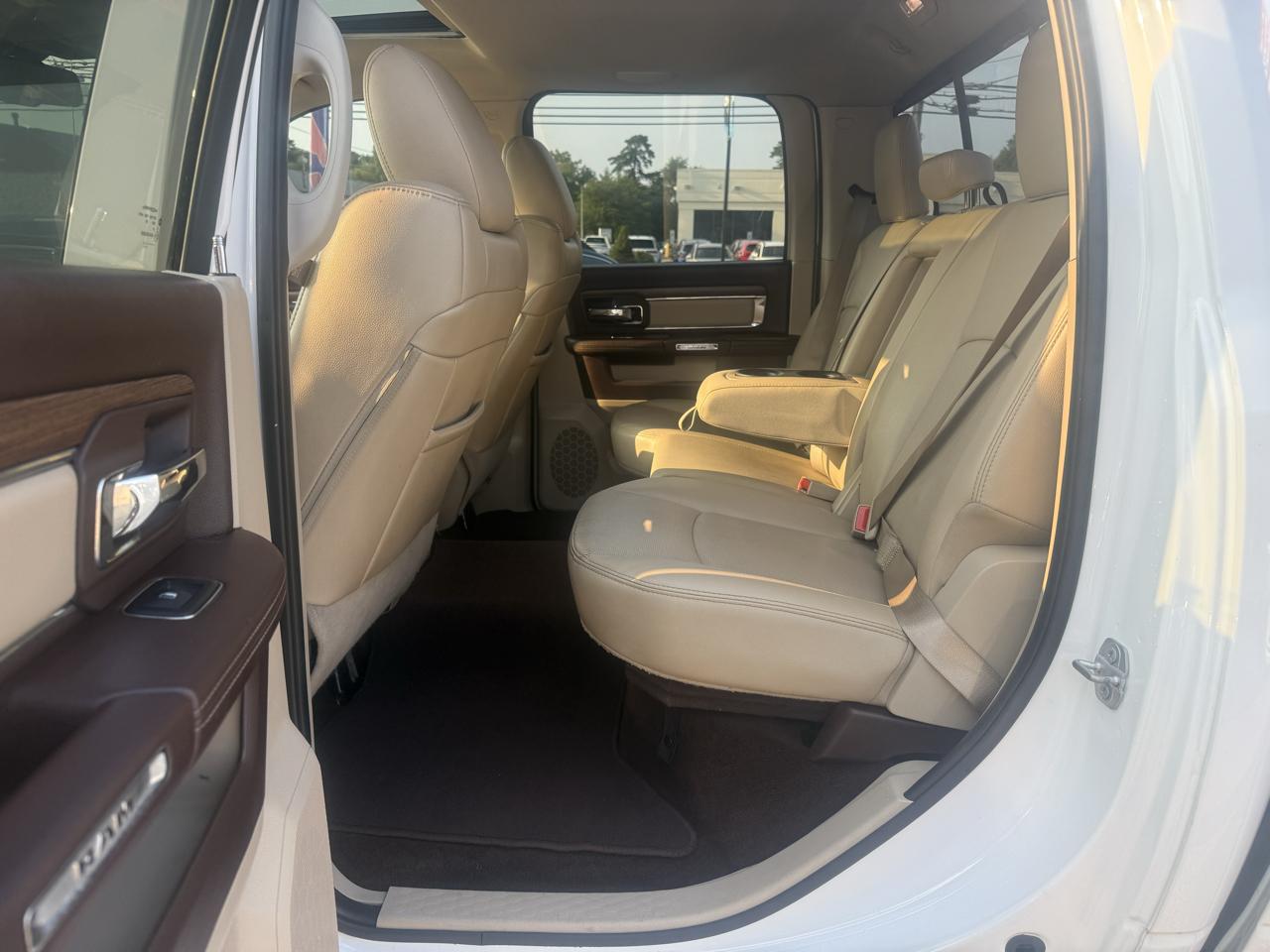 RAM 1500 Laramie Crew Cab LWB 4WD 2016