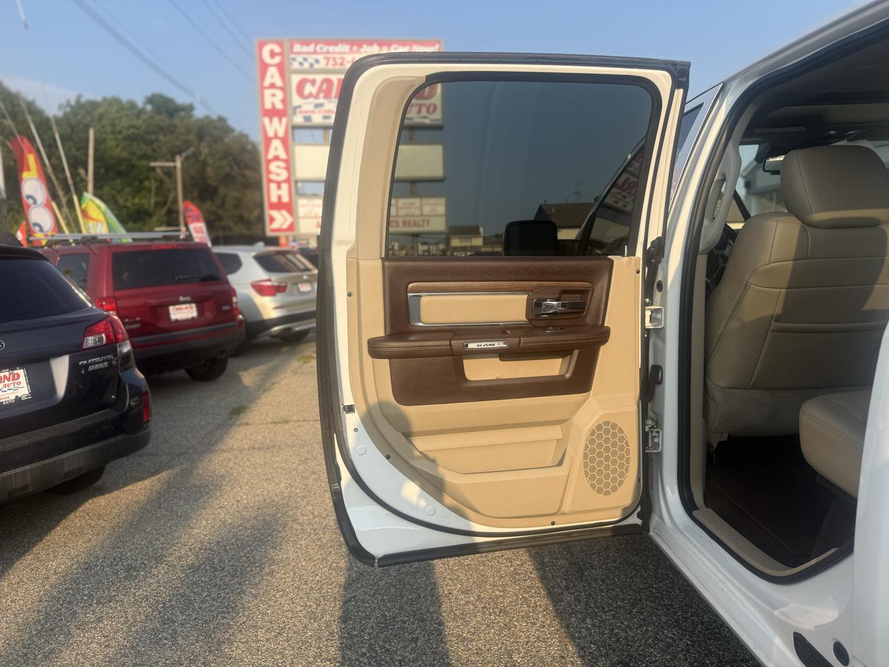 RAM 1500 Laramie Crew Cab LWB 4WD 2016