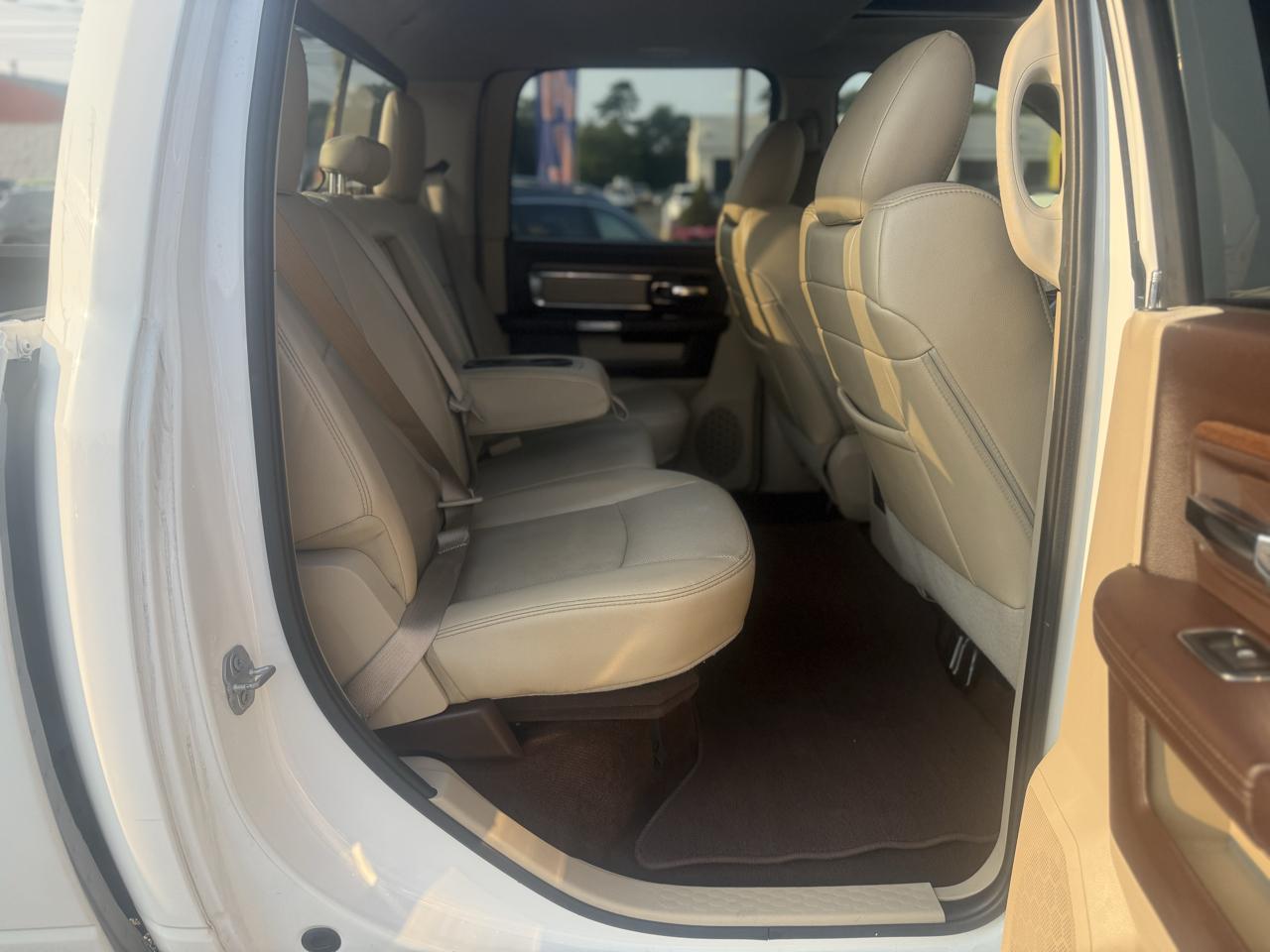 RAM 1500 Laramie Crew Cab LWB 4WD 2016
