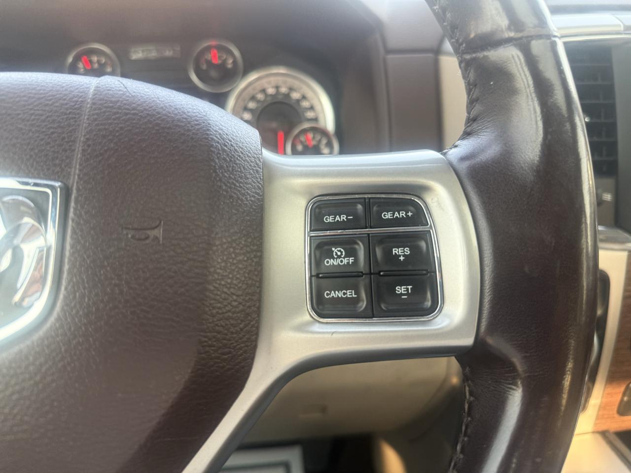RAM 1500 Laramie Crew Cab LWB 4WD 2016