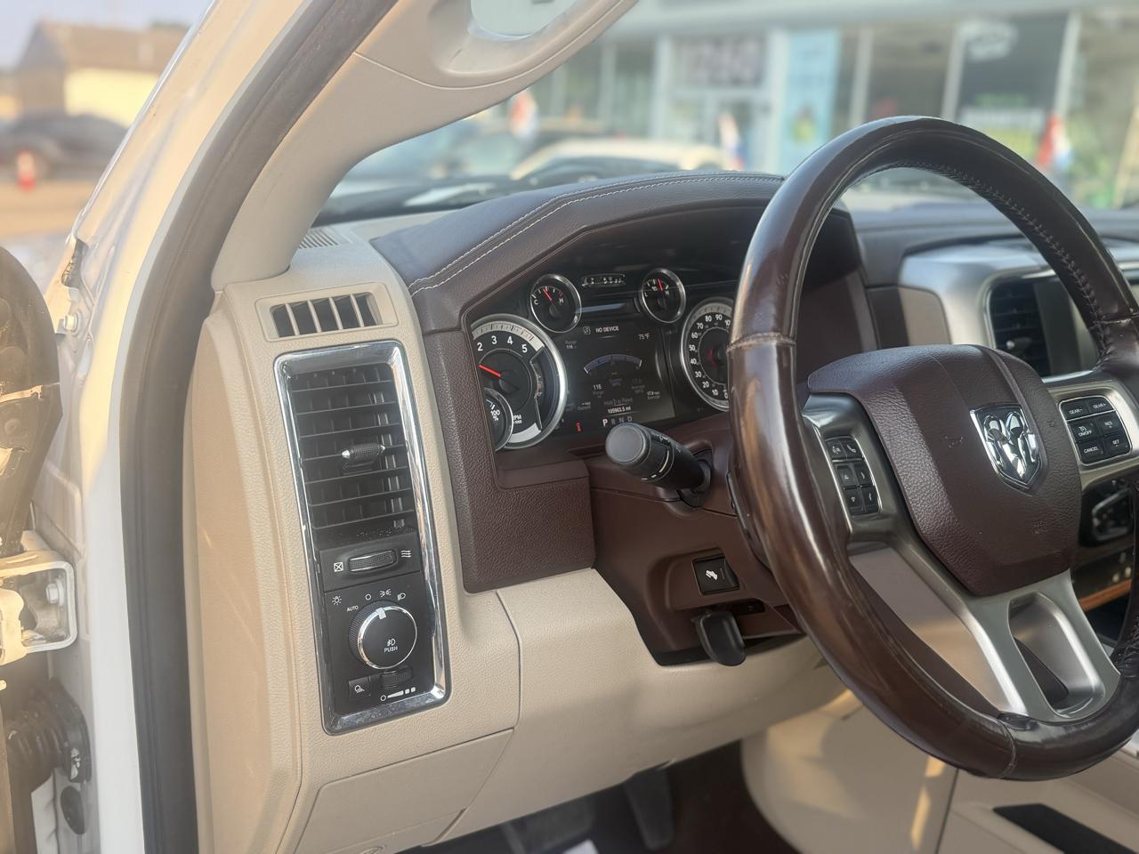 RAM 1500 Laramie Crew Cab LWB 4WD 2016