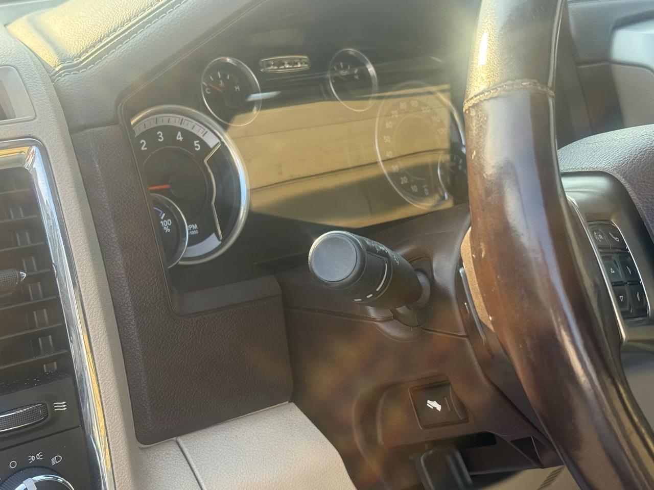 RAM 1500 Laramie Crew Cab LWB 4WD 2016