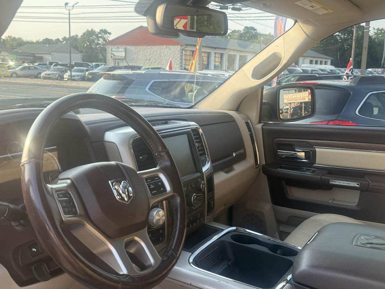 RAM 1500 Laramie Crew Cab LWB 4WD 2016
