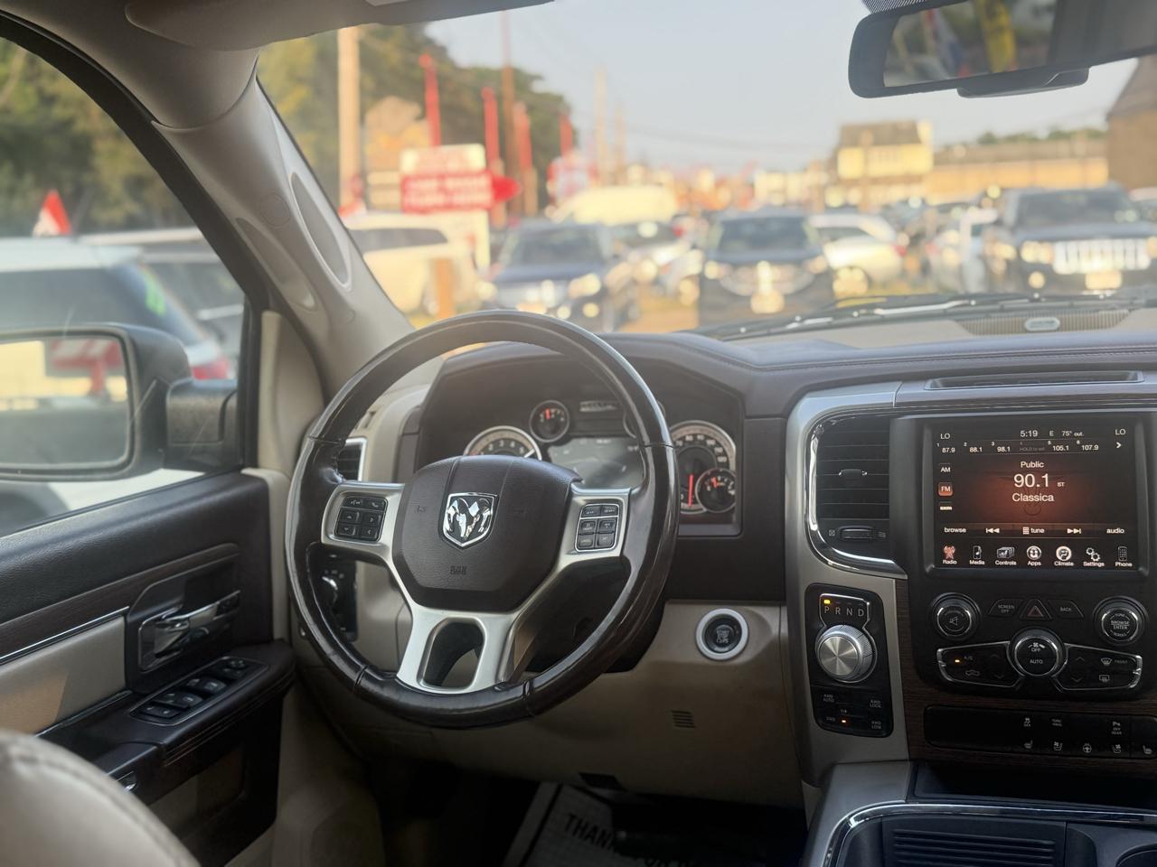 RAM 1500 Laramie Crew Cab LWB 4WD 2016
