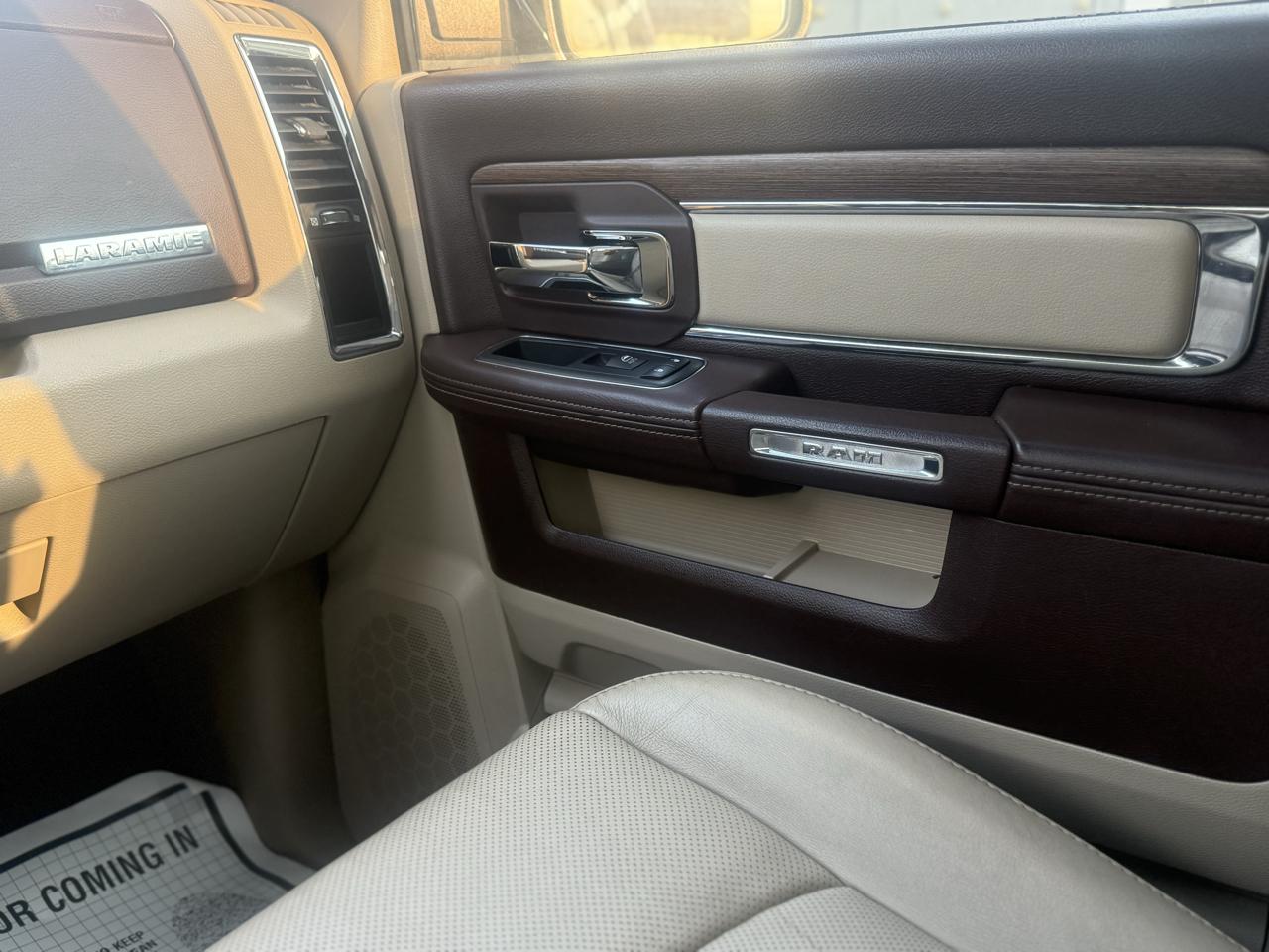 RAM 1500 Laramie Crew Cab LWB 4WD 2016