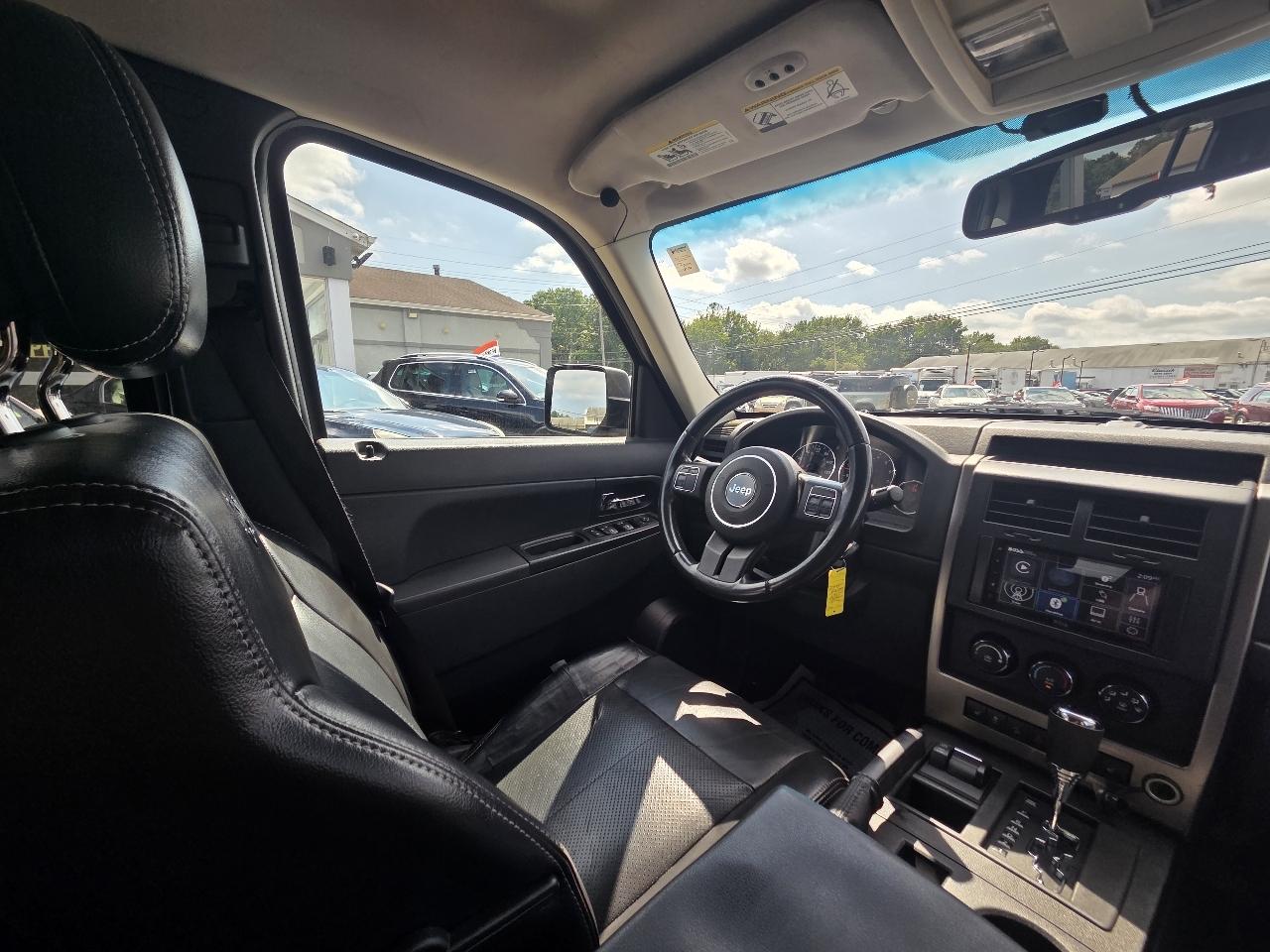 Jeep Liberty Sport 4WD 2012