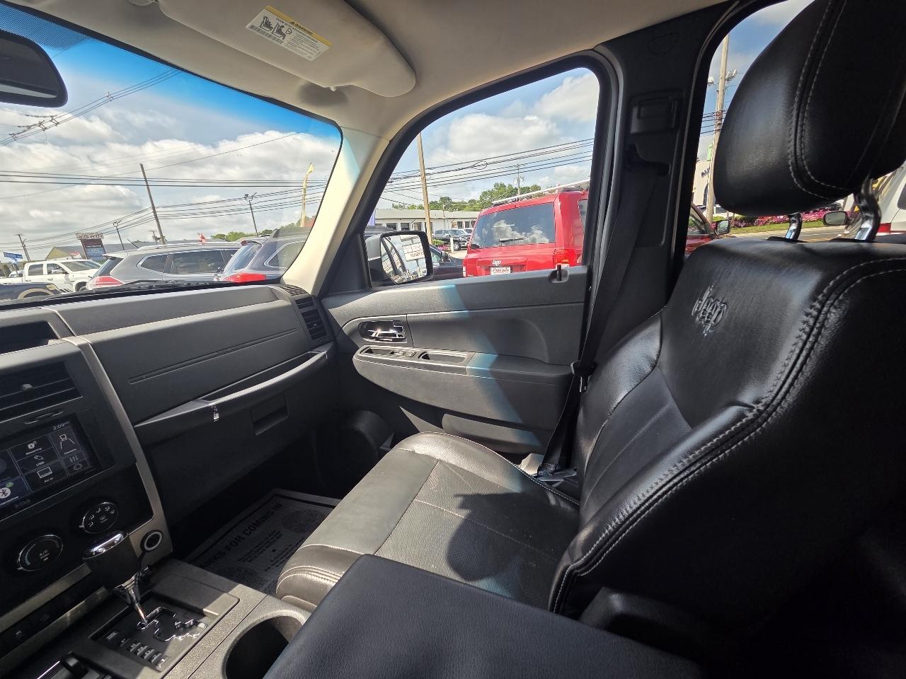 Jeep Liberty Sport 4WD 2012