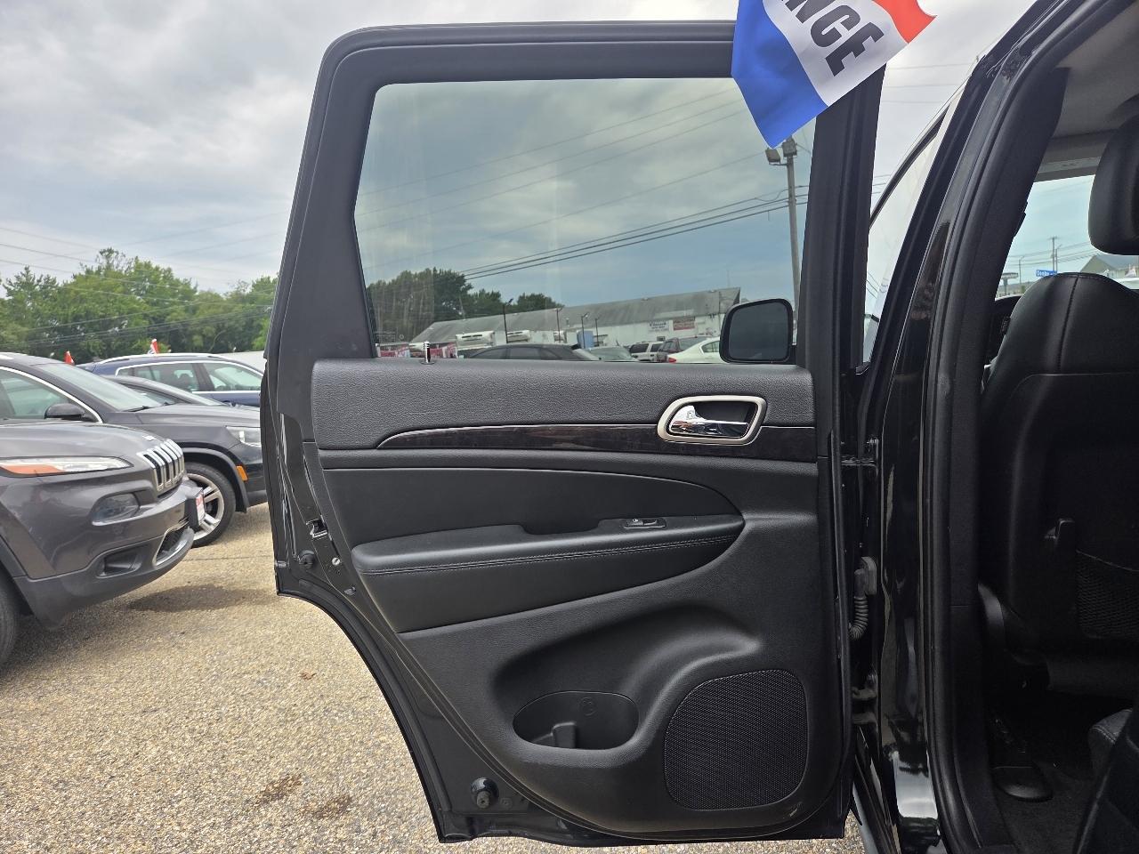 Jeep Grand Cherokee Laredo 4WD 2012