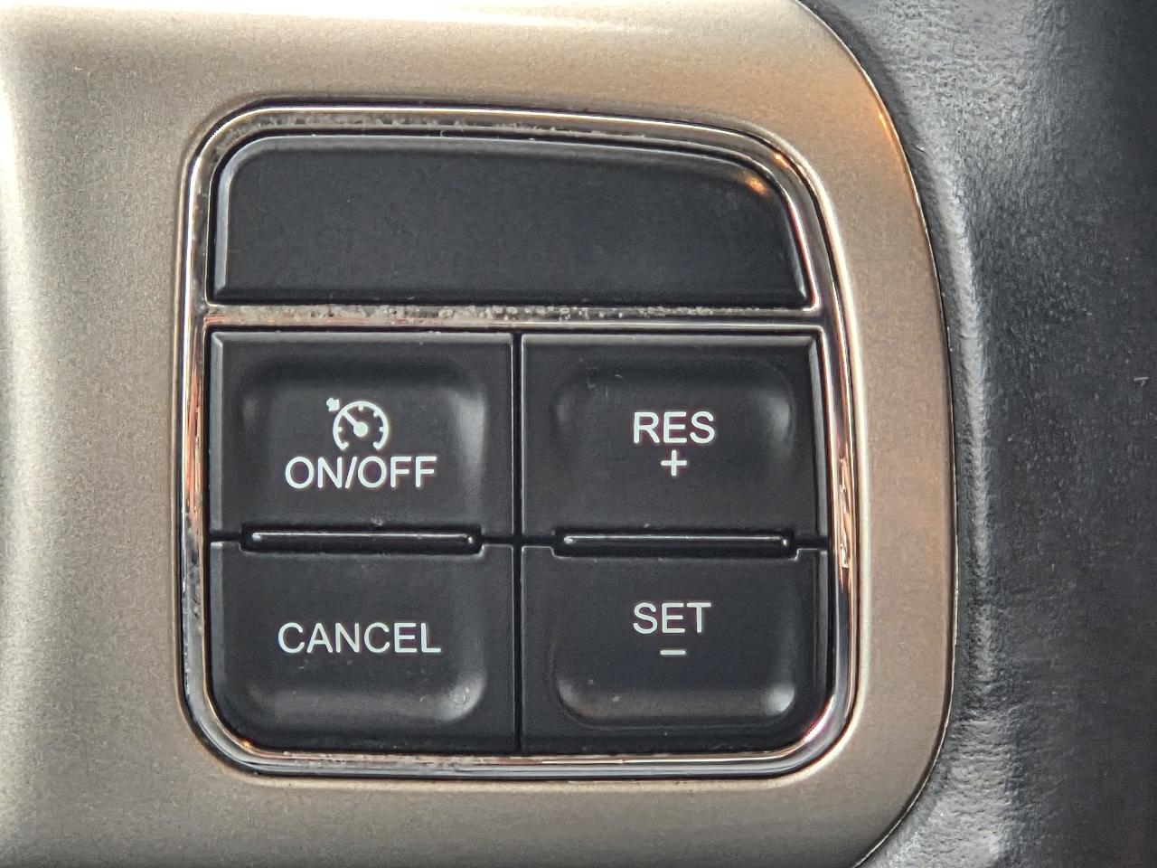 Jeep Grand Cherokee Laredo 4WD 2012