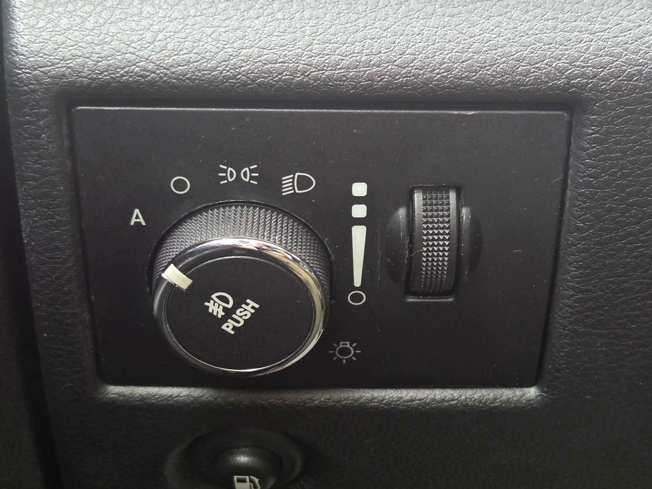 Jeep Grand Cherokee Laredo 4WD 2012