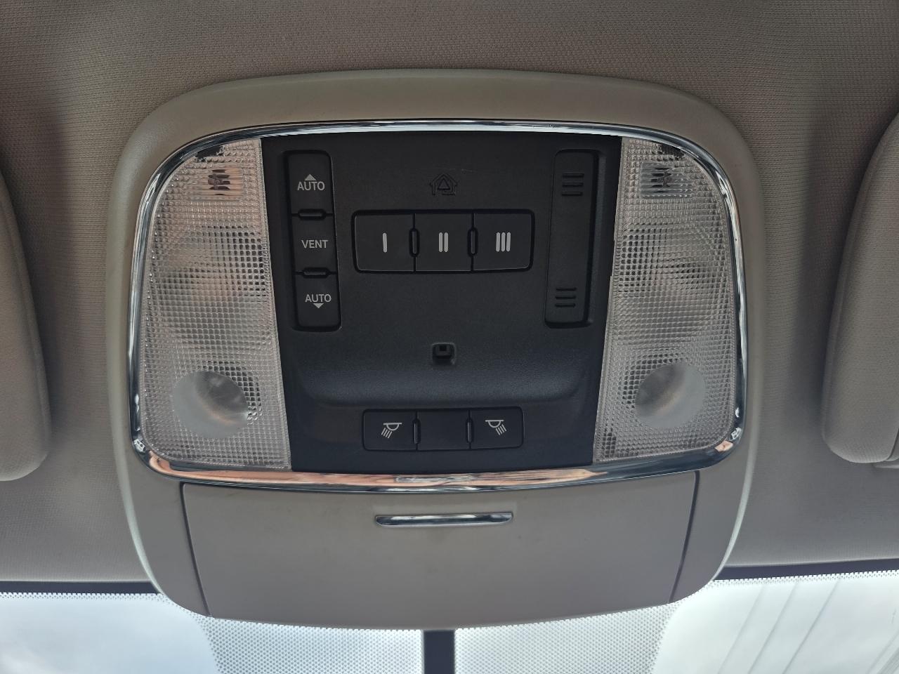 Jeep Grand Cherokee Laredo 4WD 2012