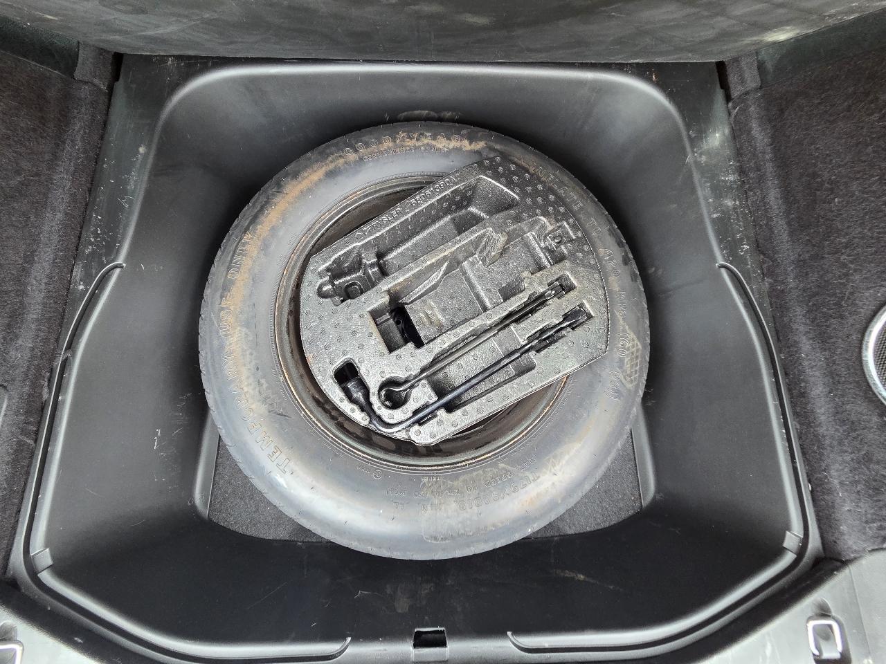 Jeep Grand Cherokee Laredo 4WD 2012