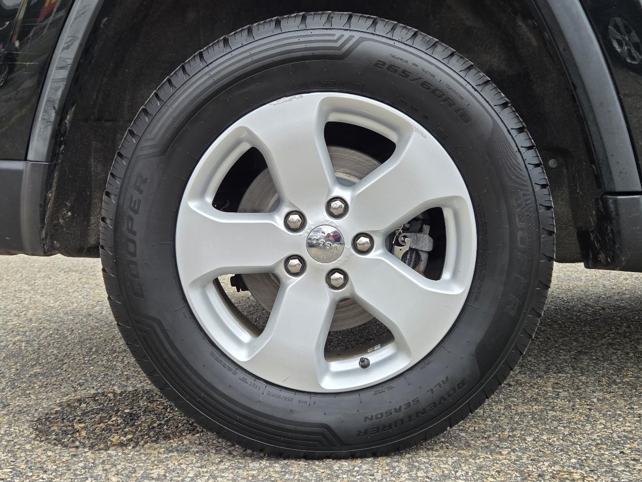 Jeep Grand Cherokee Laredo 4WD 2012