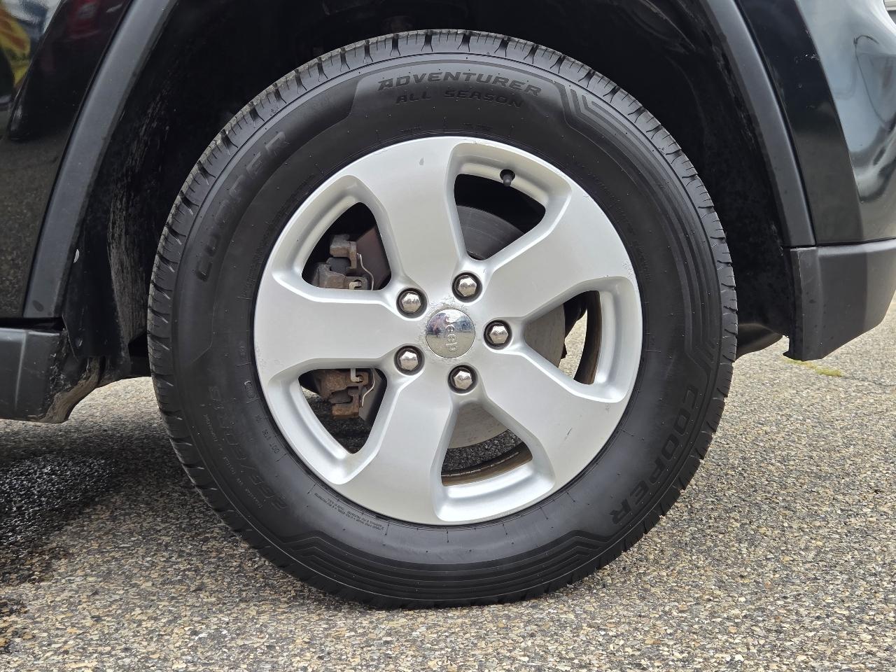 Jeep Grand Cherokee Laredo 4WD 2012