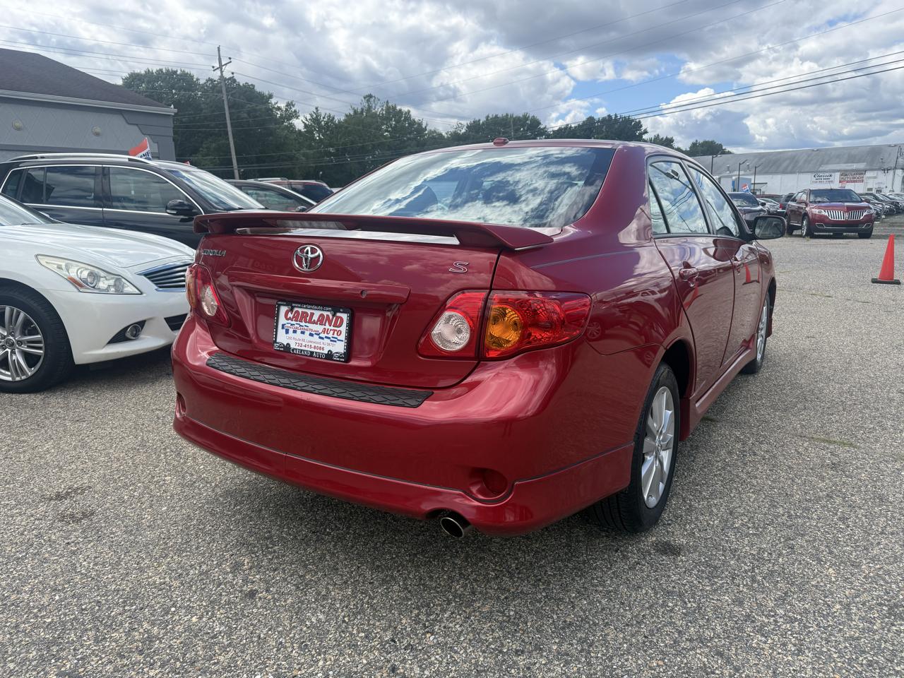 Toyota Corolla Base 5-Speed MT 2010