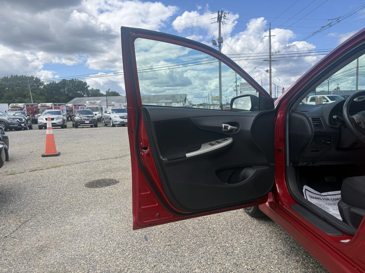 Toyota Corolla Base 5-Speed MT 2010