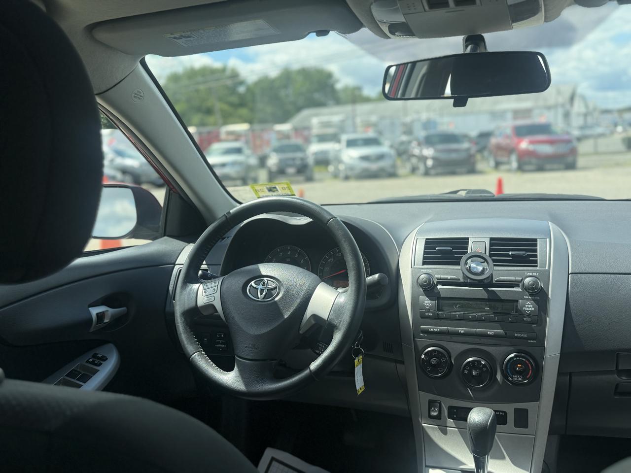 Toyota Corolla Base 5-Speed MT 2010