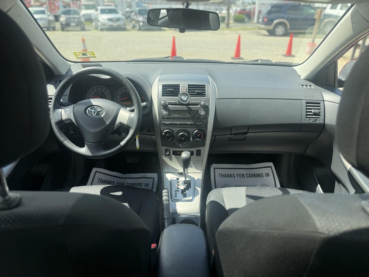 Toyota Corolla Base 5-Speed MT 2010