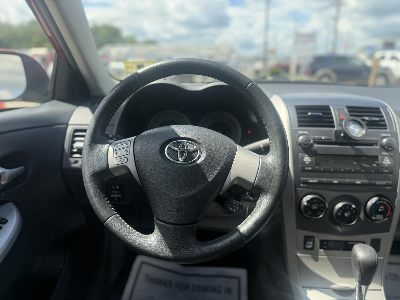 Toyota Corolla Base 5-Speed MT 2010