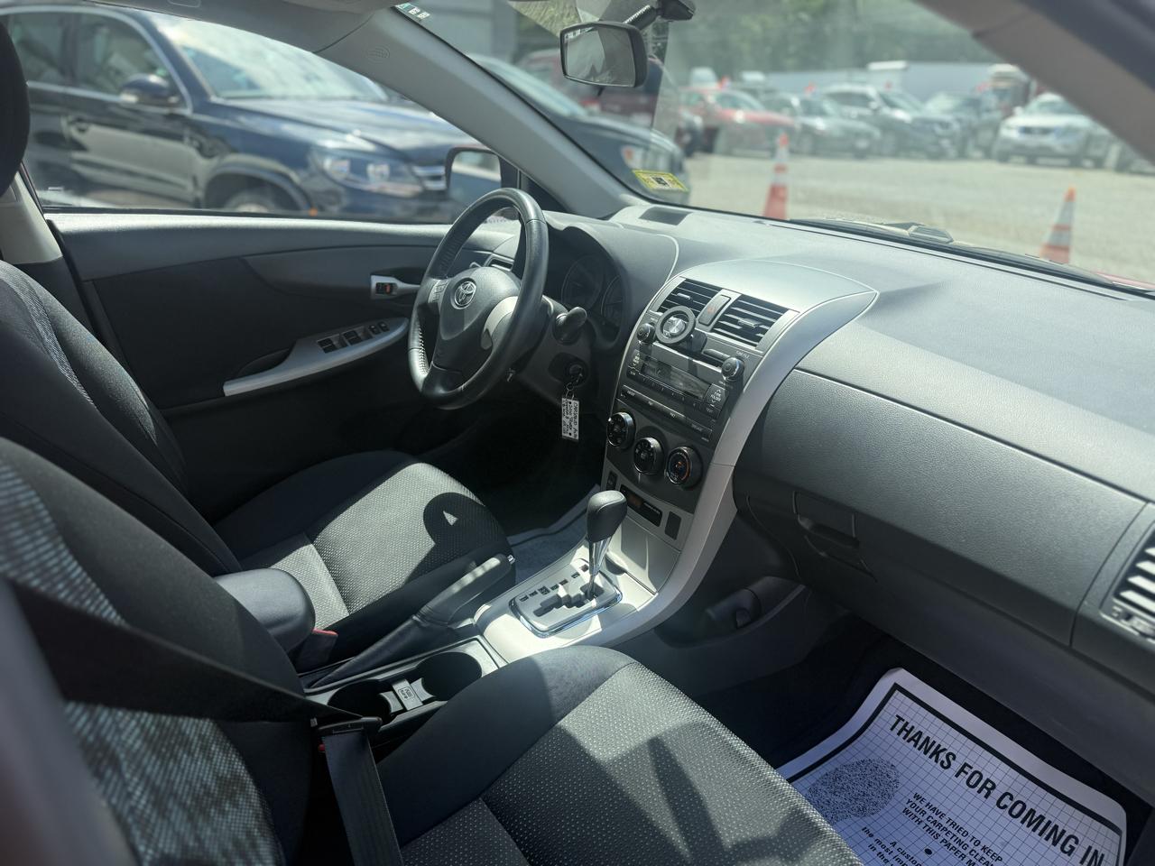 Toyota Corolla Base 5-Speed MT 2010