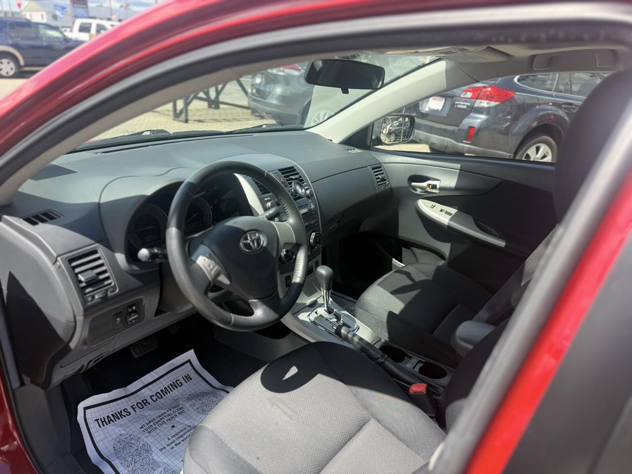 Toyota Corolla Base 5-Speed MT 2010
