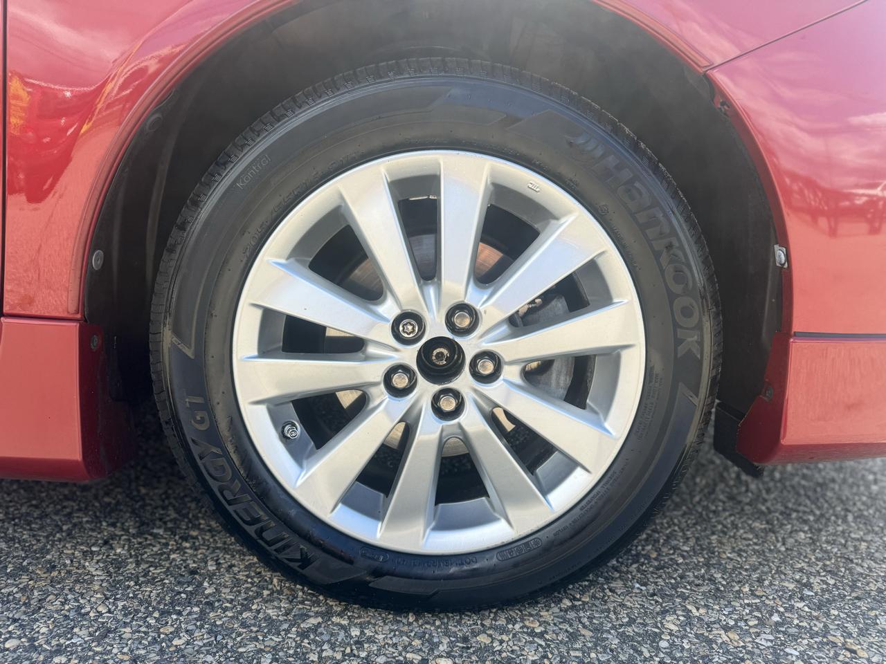 Toyota Corolla Base 5-Speed MT 2010