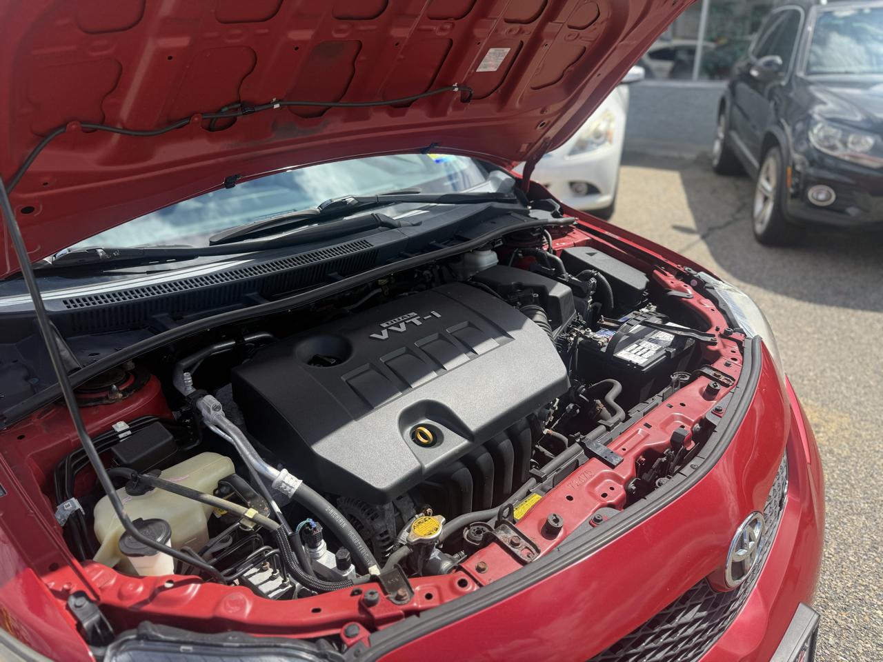 Toyota Corolla Base 5-Speed MT 2010