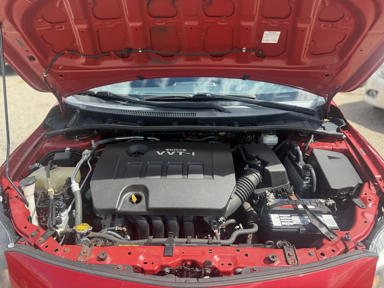 Toyota Corolla Base 5-Speed MT 2010