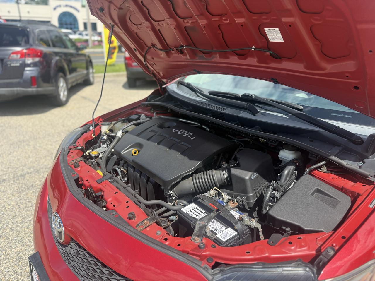 Toyota Corolla Base 5-Speed MT 2010