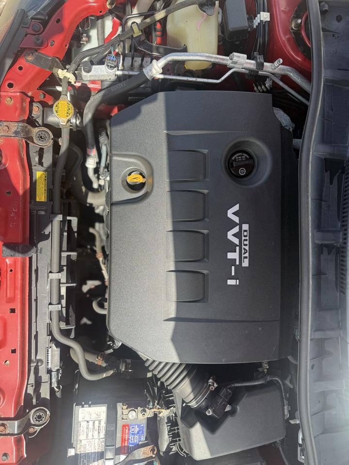Toyota Corolla Base 5-Speed MT 2010