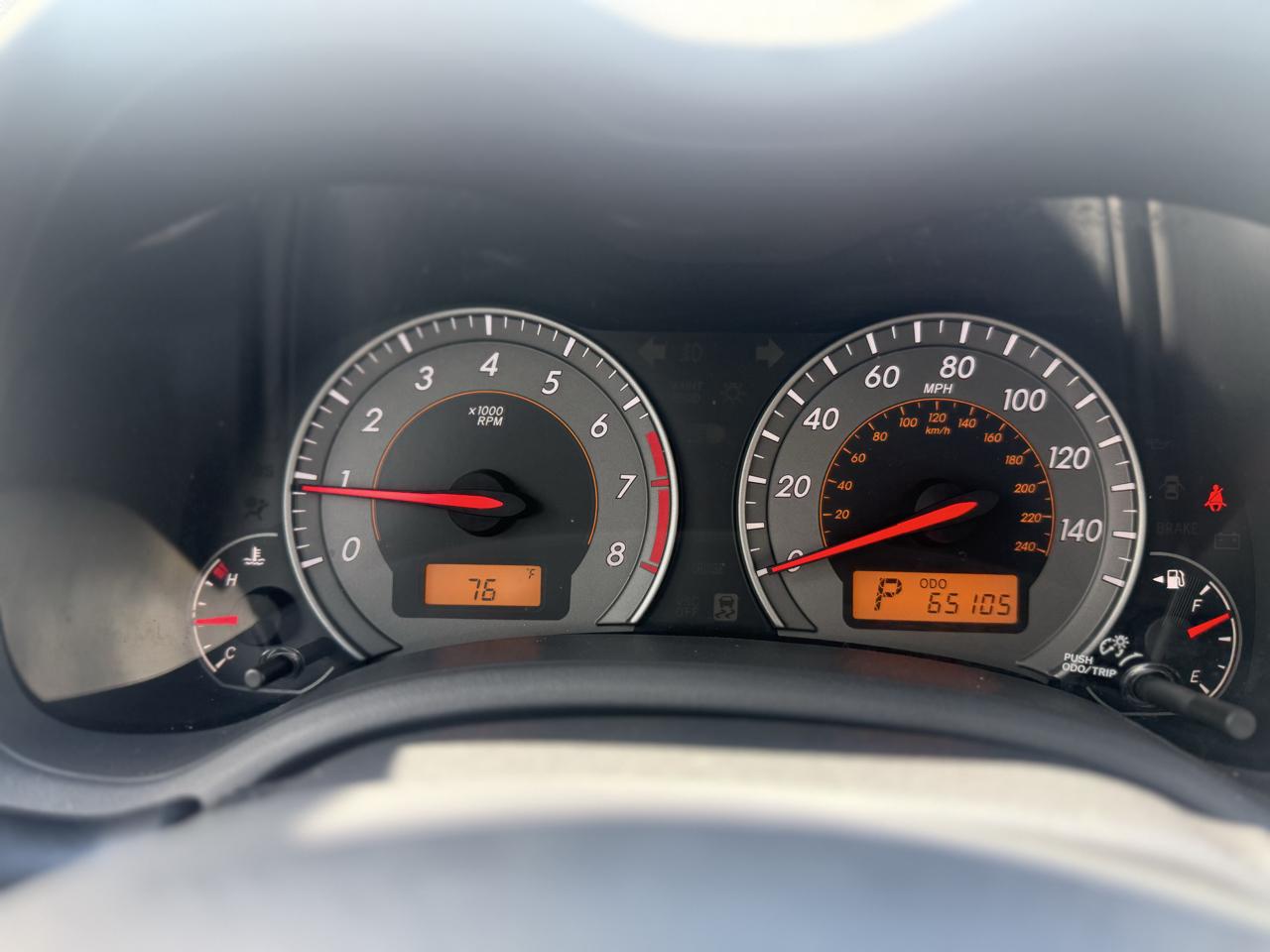 Toyota Corolla Base 5-Speed MT 2010