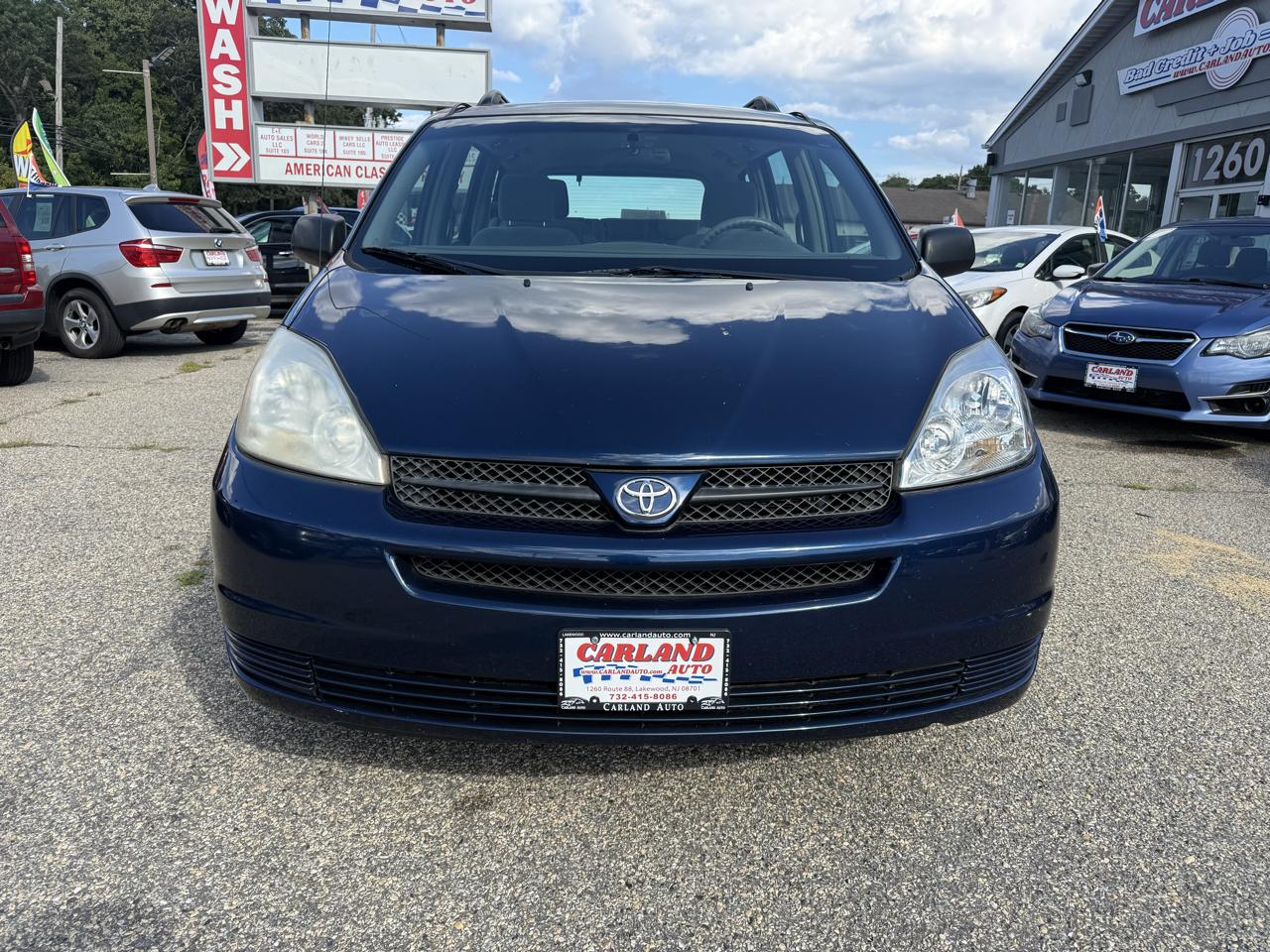 Toyota Sienna LE - 7 Passenger Seating 2005